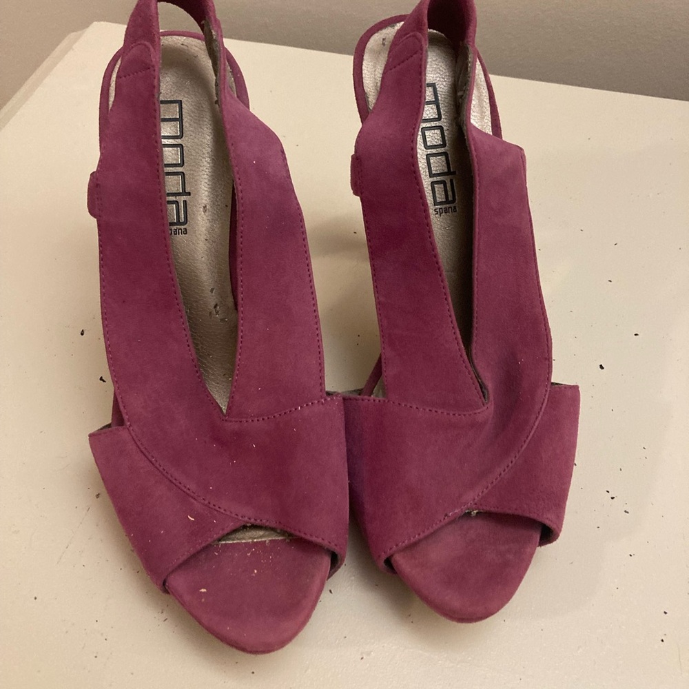 Moda Spana Fuchsia Suede Open-Toe Heels